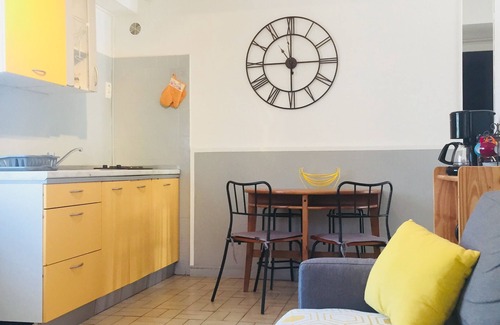 Vals-les-Bains House | Apt f2 on the ground floor of villa, garden, barbecue 450m from the town center and shops.