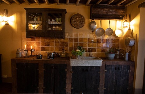 Vicopisano Apartment | Apt. IL CARCERE - "Brunelleschi Manor" Medieval Apartment Resort