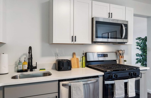 Mount Washington Apartment | Apt Mt Washington/On office Room-Pack 'n Play, Min to Sheraton and Skyline