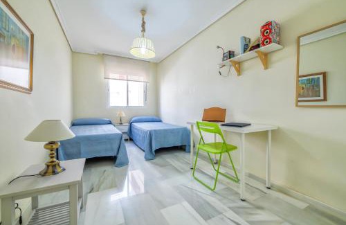 Centro Comercial Apartment | Apto América Center & Parking