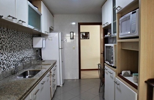 Braga Apartment | Apto. Amplo, à 200 mts da Bela Praia do Forte e 2 Vagas de Garagem