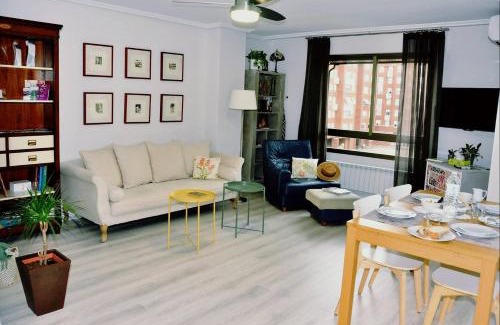 Logrono Apartment | Apto La Estambrera I I Wifi y Aire Acondicionado