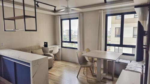 Osasco Apartment | Apto, Wi-Fi, Piscina, Ótima localização e vaga de garagem em Osasco