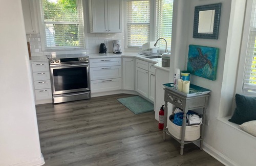 Aptos Cottage | Aptos Bayview, large 1 Br.Cottage, Pets & parking. Ocean View deck, fire pit