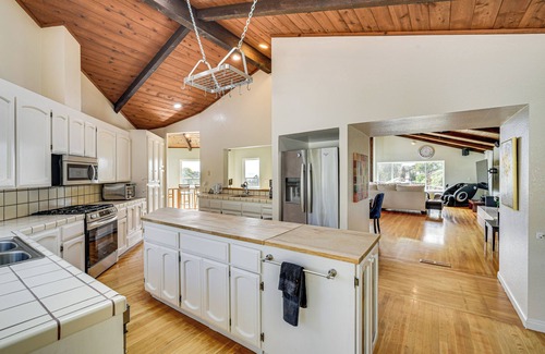 Aptos House | Aptos Home w/Decks & Hot Tub - 2 Mi to Beach!