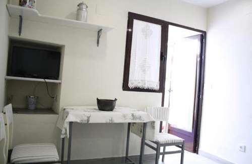 Torrejon El Rubio Apartment | Apts la cañada birding con encanto y patio en monfrague torrejon el Rubio