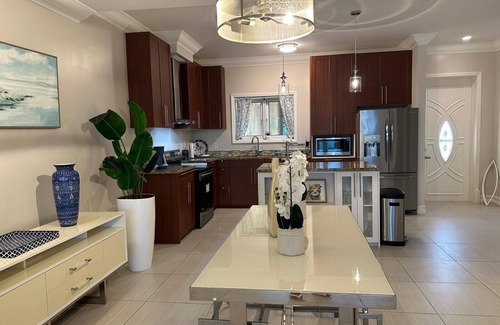 Coral Harbour Apartment | Aqua Beach Condo!