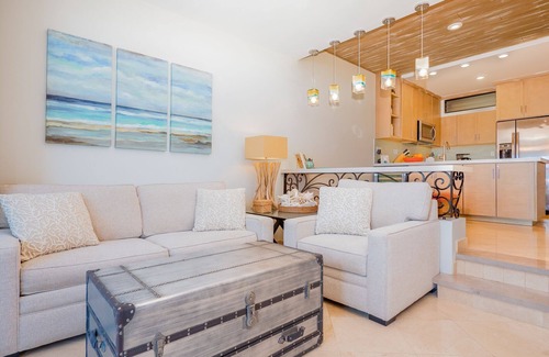 San Jose del Cabo Condo | Aqua Blue Serenity.Chic romantic seaside sanctuary in boutique 5-star resort.