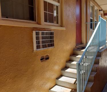 Beach Hill - Beach Flats Hotel | Aqua Breeze Inn