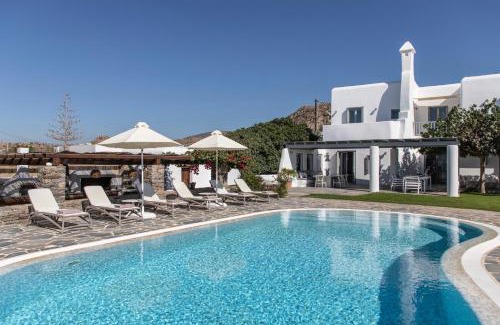 Maragas House | Aqua Breeze Villas on the beach