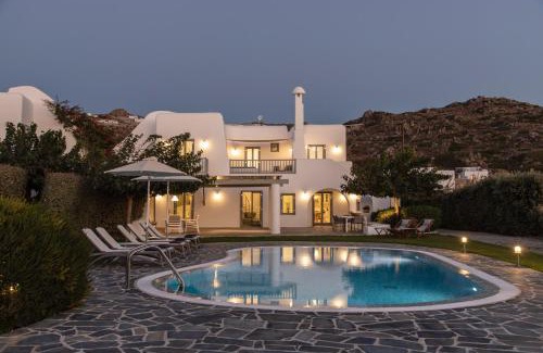 Maragas House | Aqua Breeze Villas on the beach