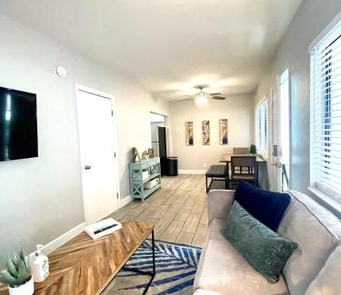 South Palm Park Neighborhood Association Apartment | Aqua Oasis