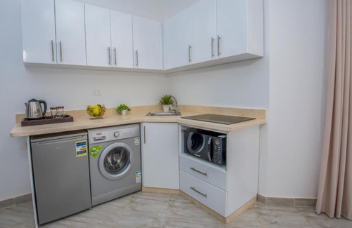 Al Ahyaa Apartment | Aqua Palms Swim-Up Apartment