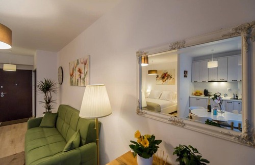Centrul Nou Apartment | Aqua Paradise Awaits You!