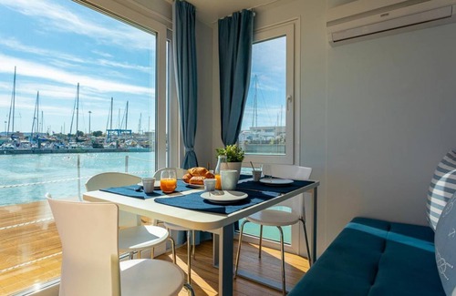 Giulianova Boat Rental | AQUA RESORT- HOUSEBOAT EXPERIENCE