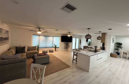 Caloosahatchee House | Aqua Vista Cape Coral Waterfront Haven