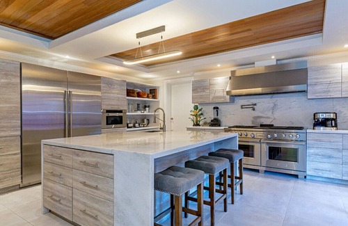 Thompson Town Villa | Aquamarina Villa, Tower Isle
