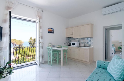 Marina Grande Apartment | Aquamarine Relaxing Capri Suites JSuite Smeralda