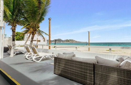 Beacon Hill Apartment | Aquamarine Room · CocoVaa Boutique Hotel - Aquamarine Suite