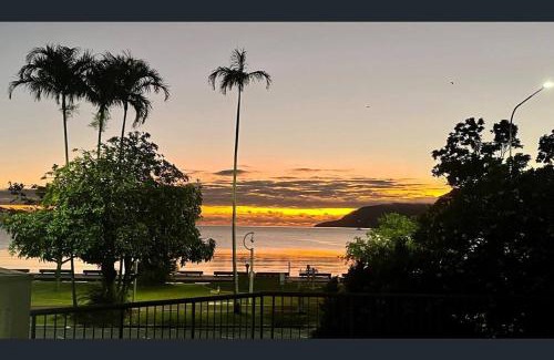 Cairns Central Business District Apartment | Aquarius waterfront apartment