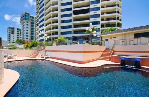 Cairns Central Business District Apartment | Aquarius waterfront apartment