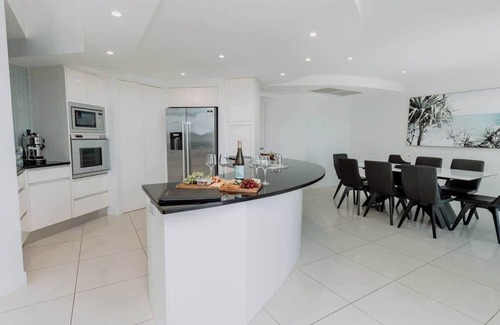 Sunshine Coast Apartment | Aquavista Penthouse - Stunning 180 Views
