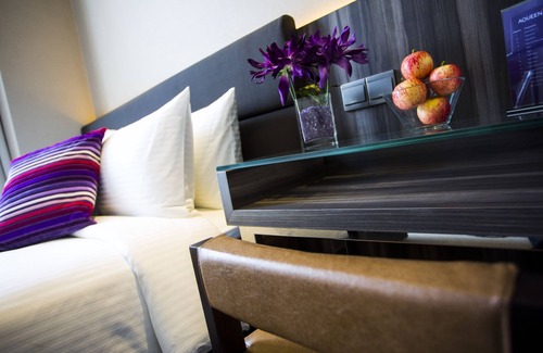Geylang Hotel | Aqueen Hotel Paya Lebar