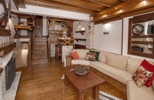 Arachova Apartment | Arachova Nest in the Village by GHH