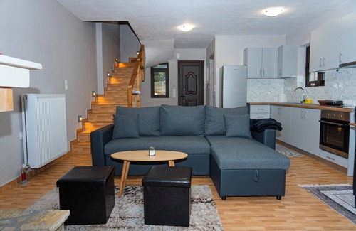 Arachova Villa | Arachova Sky Chalet. Near Parnassos ski center