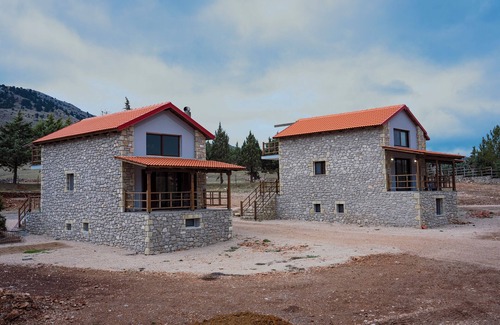 Arachova Villa | Arachova Sky Chalet. Near Parnassos ski center