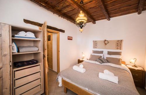 Aradena House | ARADENA TRADITIONAL House 2