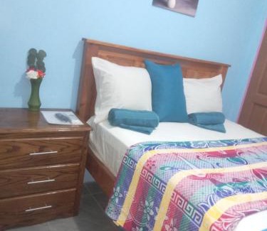 Hopkins Bed & Breakfast | Araelmar