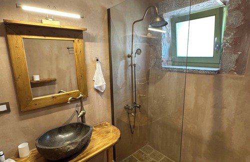 East Mani Resort | Arapis Rooms & Suites