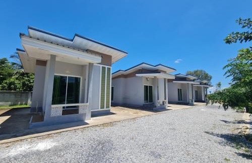 Uthai Thani House | Araya Cottage