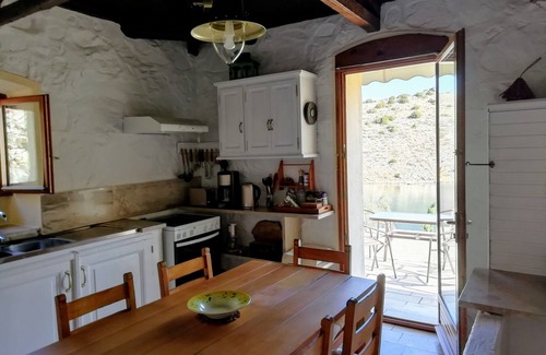 Hydra House | Arbeli House for idyllic sun & sea holidays in Mandraki Bay, Hydra