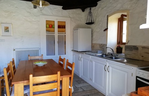 Hydra House | Arbeli House for idyllic sun & sea holidays in Mandraki Bay, Hydra