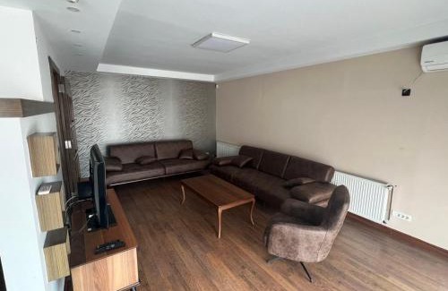 Komoran Apartment | Arberi Penthouse