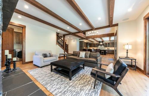 Comstock Acres House | Arcadia Manor on the West Shore - Newly Built - 5 BR w Wet Bar EV Charger and Air Conditioning