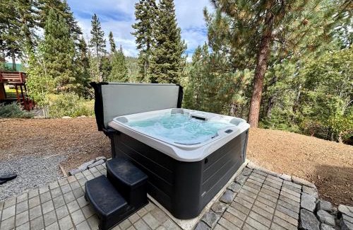 Comstock Acres House | Arcadia Manor on the West Shore - Newly Built - 5 BR w Wet Bar EV Charger and Air Conditioning