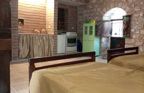 Qana Villa | Archaeological guesthouse since 1895 10 min from Tyre beach