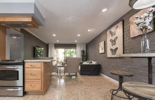Southwest Village Condo | Architect Designed Condo in Old-town Scottsdale / * Valley Ho Neighbour *