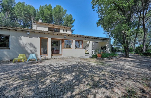 Jonquerettes Villa | Architect's villa of 250m2 with swimming pool under the pines near Avignon/Luberon