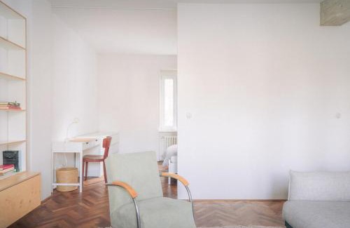 Nove Mesto Apartment | Architects cozy getaway