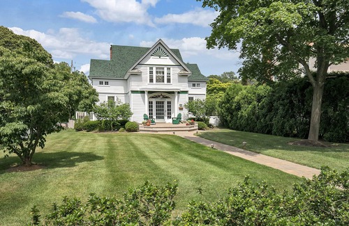 Red Bank House | Architectural Masterpiece in Red Bank NJ - Character and Charm. Walk to town.