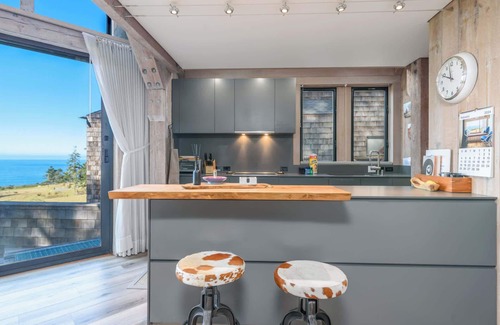 Sea Ranch House | Architectural Treasure | Private Hot Tub!
