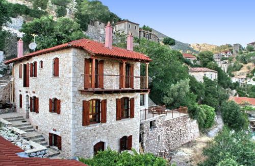 Trikolonoi House | Archontiko Kolokotroni
