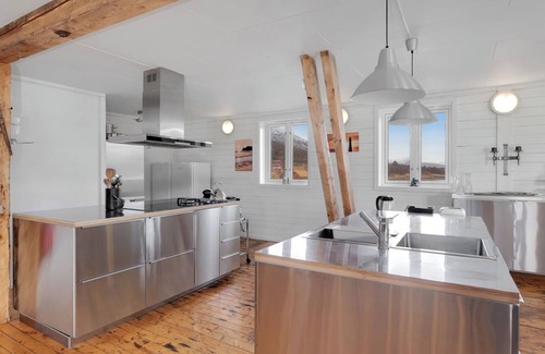 Andoy House | Arctic Ocean Lodge