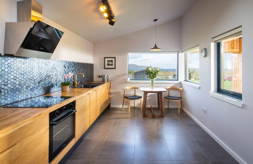 Breakish Apartment | Ardcana Luxury Spaces - Marmor