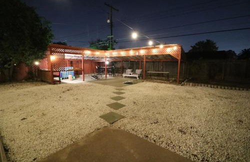 Sacramento Apartment | Arden Family Home BBQ Big Kitchen Backyard Pet W/D