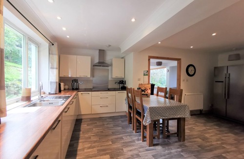 Cairndow House | Ardfyne - 4 bathroom lodge style home on Loch Fyne